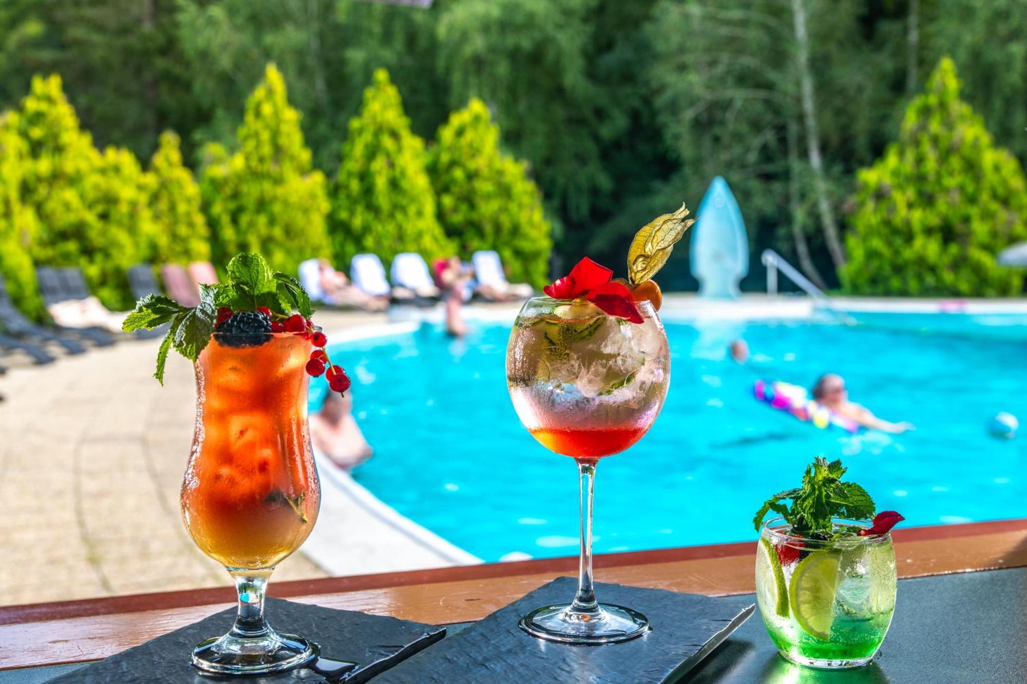 Kastelyhotel Sasvar Resort Parádsasvár Exteriör bild