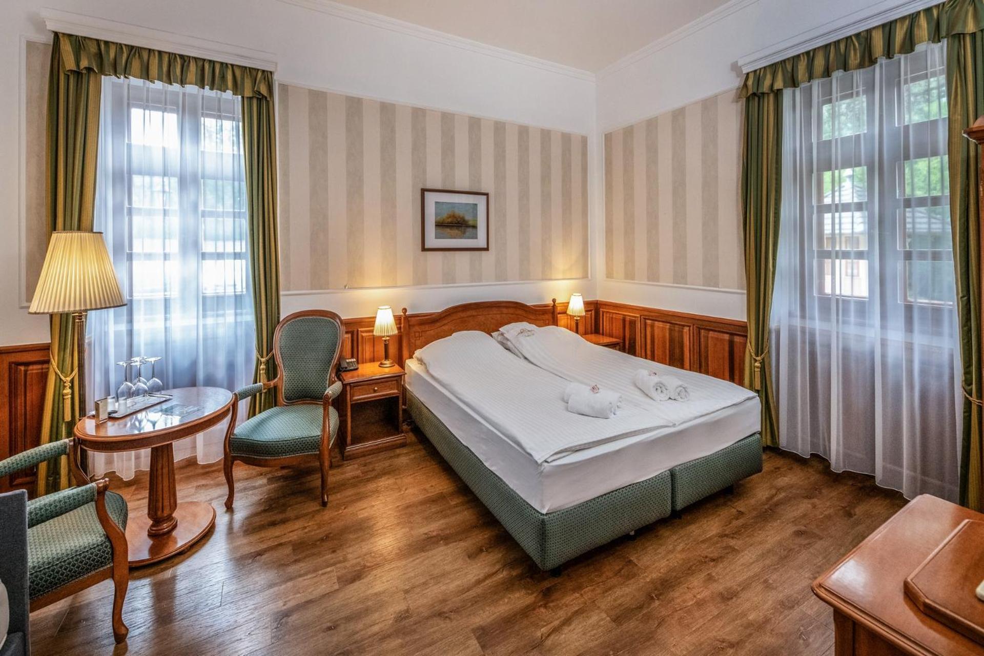 Kastelyhotel Sasvar Resort Parádsasvár Exteriör bild