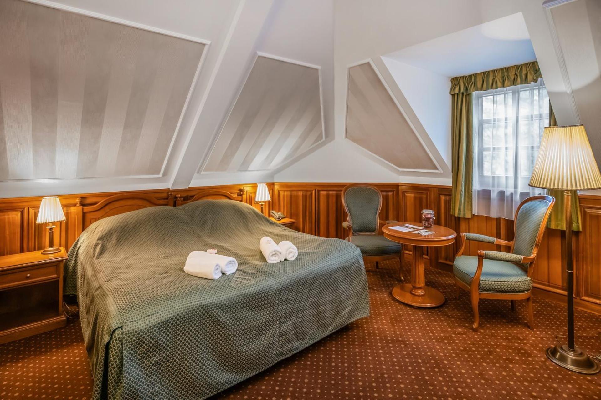 Kastelyhotel Sasvar Resort Parádsasvár Exteriör bild